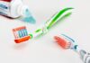 Czy szczoteczka elektryczna lepiej myję zęby?